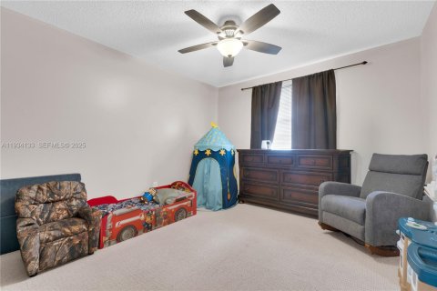 Casa en venta en Pembroke Pines, Florida, 3 dormitorios, 135.27 m2 № 1992418 - foto 21