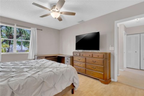 Casa en venta en Pembroke Pines, Florida, 3 dormitorios, 135.27 m2 № 1992418 - foto 17