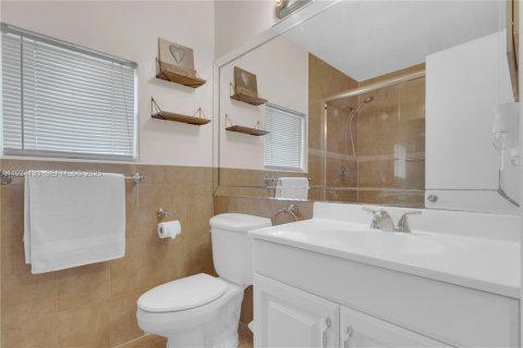 Casa en venta en Pembroke Pines, Florida, 3 dormitorios, 135.27 m2 № 1992418 - foto 24