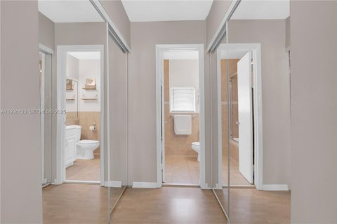 Casa en venta en Pembroke Pines, Florida, 3 dormitorios, 135.27 m2 № 1992418 - foto 19