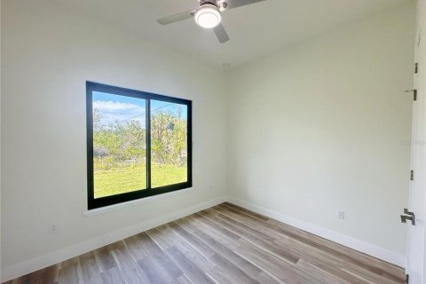 House in Port Charlotte, Florida 4 bedrooms, 200.02 sq.m. № 1769611 - photo 10