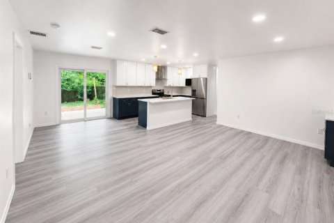 Casa en venta en Gainesville, Florida, 3 dormitorios, 131.46 m2 № 2210424 - foto 2