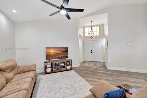 Снять в аренду виллу или дом в Уэстон, Флорида 2 спальни, 113.81м2, № 1984441 - фото 19