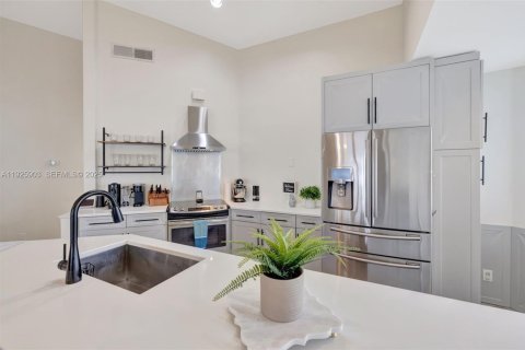 Снять в аренду виллу или дом в Уэстон, Флорида 2 спальни, 113.81м2, № 1984441 - фото 8