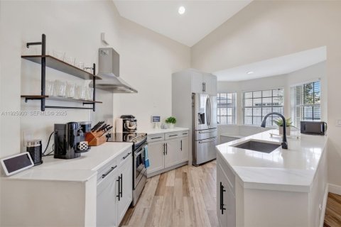 Снять в аренду виллу или дом в Уэстон, Флорида 2 спальни, 113.81м2, № 1984441 - фото 9