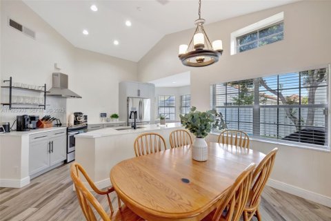 Снять в аренду виллу или дом в Уэстон, Флорида 2 спальни, 113.81м2, № 1984441 - фото 23