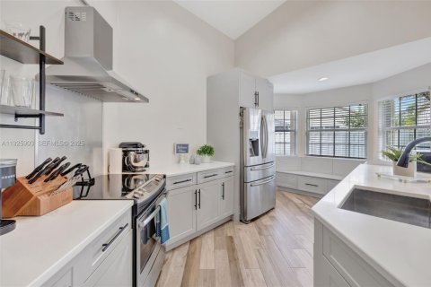 Снять в аренду виллу или дом в Уэстон, Флорида 2 спальни, 113.81м2, № 1984441 - фото 10