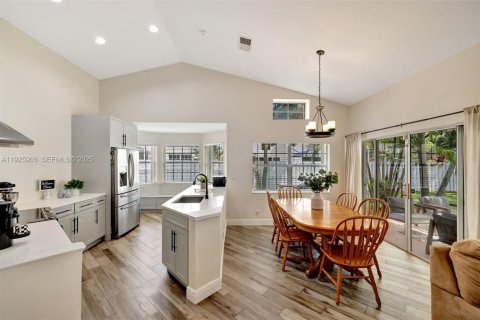 Снять в аренду виллу или дом в Уэстон, Флорида 2 спальни, 113.81м2, № 1984441 - фото 17