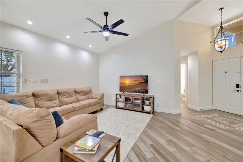 Снять в аренду виллу или дом в Уэстон, Флорида 2 спальни, 113.81м2, № 1984441 - фото 18