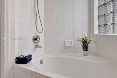 Снять в аренду виллу или дом в Уэстон, Флорида 2 спальни, 113.81м2, № 1984441 - фото 30