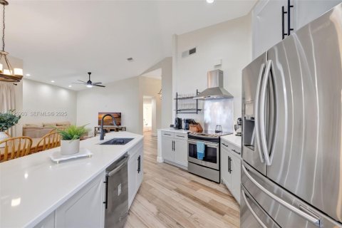 Снять в аренду виллу или дом в Уэстон, Флорида 2 спальни, 113.81м2, № 1984441 - фото 13