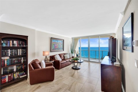 Condo in Hollywood, Florida, 1 bedroom  № 1953399 - photo 6