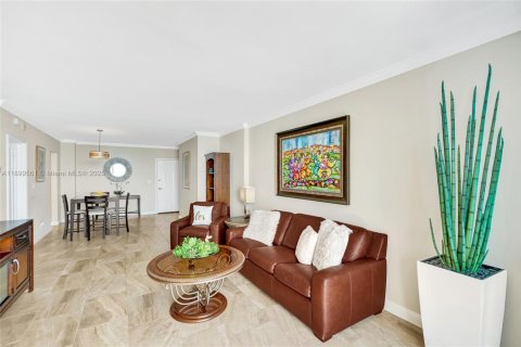 Condo in Hollywood, Florida, 1 bedroom  № 1953399 - photo 16