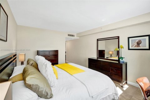 Condo in Hollywood, Florida, 1 bedroom  № 1953399 - photo 14