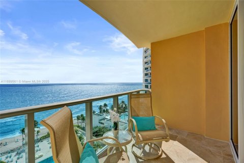 Condo in Hollywood, Florida, 1 bedroom  № 1953399 - photo 18