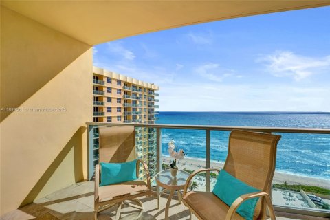 Condo in Hollywood, Florida, 1 bedroom  № 1953399 - photo 4