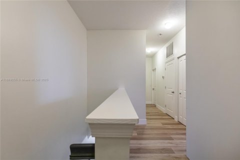 Townhouse in Cooper City, Florida 3 bedrooms, 164.44 sq.m. № 1939319 - photo 28