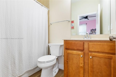 Townhouse in Cooper City, Florida 3 bedrooms, 164.44 sq.m. № 1939319 - photo 18