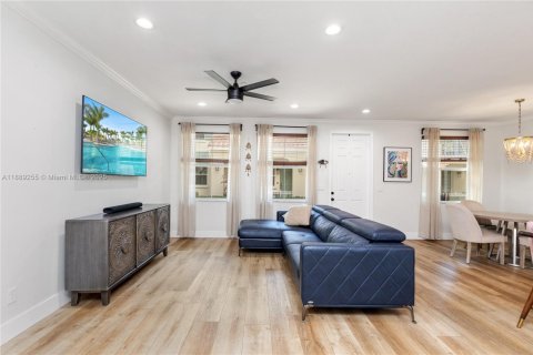 Townhouse in Cooper City, Florida 3 bedrooms, 164.44 sq.m. № 1939319 - photo 5