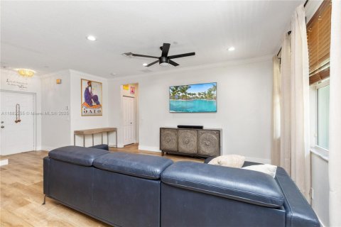 Townhouse in Cooper City, Florida 3 bedrooms, 164.44 sq.m. № 1939319 - photo 2