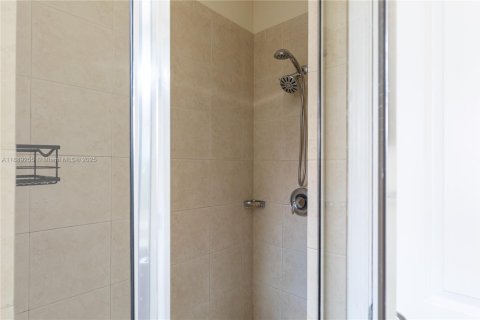 Townhouse in Cooper City, Florida 3 bedrooms, 164.44 sq.m. № 1939319 - photo 27