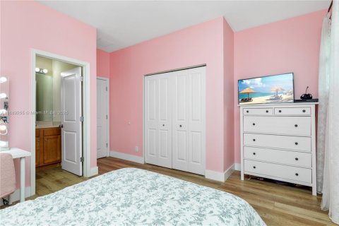 Townhouse in Cooper City, Florida 3 bedrooms, 164.44 sq.m. № 1939319 - photo 17