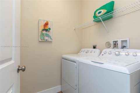 Townhouse in Cooper City, Florida 3 bedrooms, 164.44 sq.m. № 1939319 - photo 20