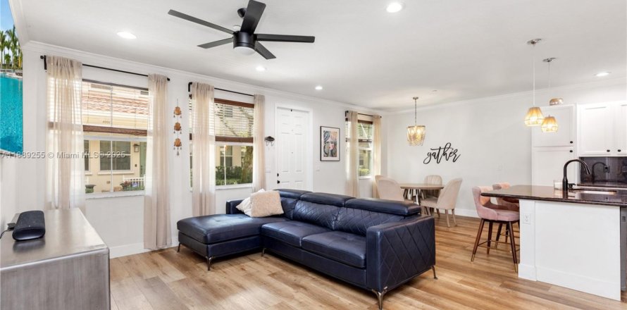 Townhouse in Cooper City, Florida 3 bedrooms, 164.44 sq.m. № 1939319