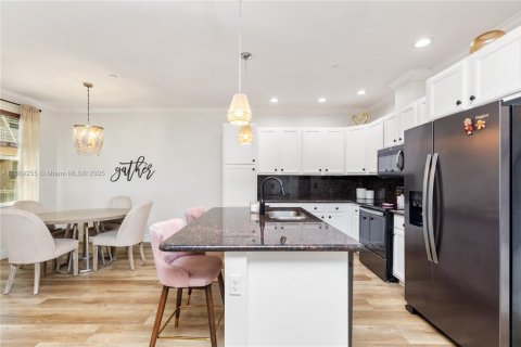 Townhouse in Cooper City, Florida 3 bedrooms, 164.44 sq.m. № 1939319 - photo 6