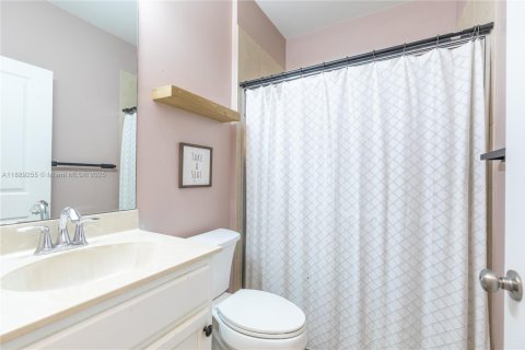 Townhouse in Cooper City, Florida 3 bedrooms, 164.44 sq.m. № 1939319 - photo 11