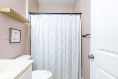 Townhouse in Cooper City, Florida 3 bedrooms, 164.44 sq.m. № 1939319 - photo 12