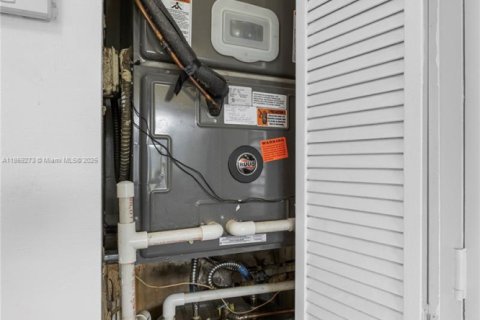 Copropriété à vendre à Pembroke Pines, Floride: 2 chambres, 104.05 m2 № 1979474 - photo 23