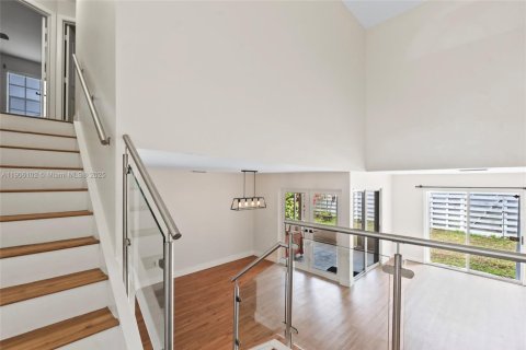 Снять в аренду виллу или дом в Майами, Флорида 4 спальни, 167.13м2, № 1956692 - фото 3