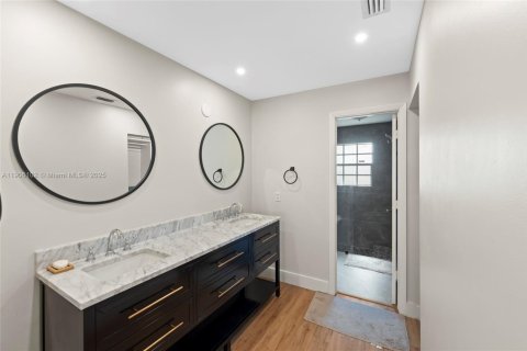 Снять в аренду виллу или дом в Майами, Флорида 4 спальни, 167.13м2, № 1956692 - фото 12