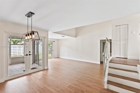 Снять в аренду виллу или дом в Майами, Флорида 4 спальни, 167.13м2, № 1956692 - фото 5