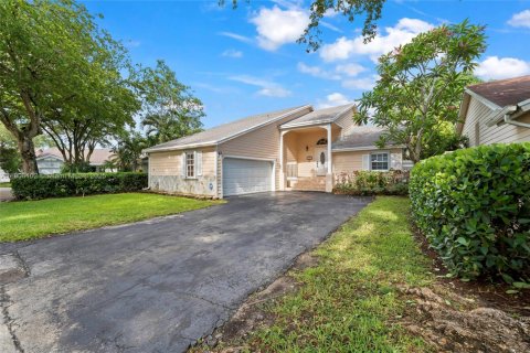 Снять в аренду виллу или дом в Майами, Флорида 4 спальни, 167.13м2, № 1956692 - фото 2