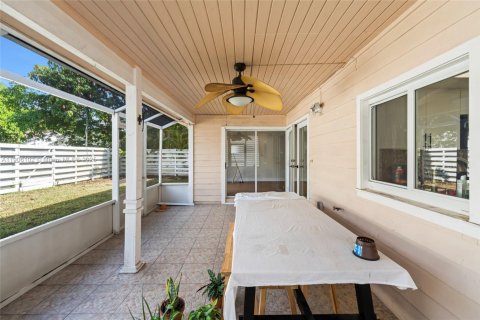 Снять в аренду виллу или дом в Майами, Флорида 4 спальни, 167.13м2, № 1956692 - фото 25