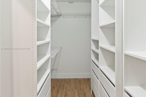 Снять в аренду виллу или дом в Майами, Флорида 4 спальни, 167.13м2, № 1956692 - фото 14