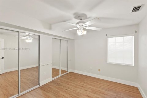 Снять в аренду виллу или дом в Майами, Флорида 4 спальни, 167.13м2, № 1956692 - фото 16