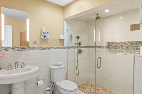 Снять в аренду виллу или дом в Майами, Флорида 4 спальни, 167.13м2, № 1956692 - фото 22