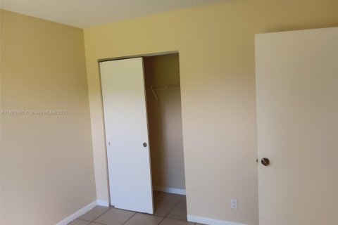 Снять в аренду кондоминиум в Корал-Спрингс, Флорида 3 спальни, 108.32м2, № 1926085 - фото 14