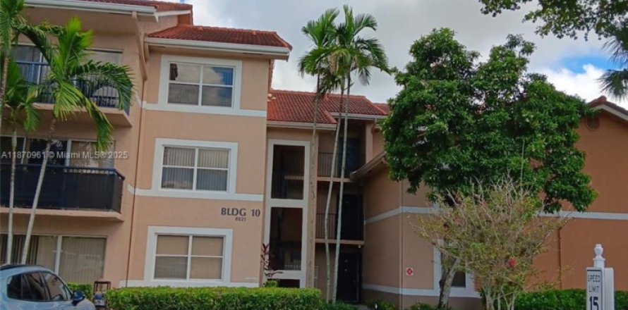 Кондоминиум с 3 спальнями в Корал-Спрингс, Флорида № 1926085