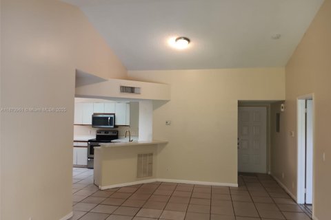 Снять в аренду кондоминиум в Корал-Спрингс, Флорида 3 спальни, 108.32м2, № 1926085 - фото 6