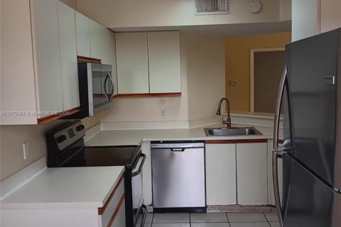 Снять в аренду кондоминиум в Корал-Спрингс, Флорида 3 спальни, 108.32м2, № 1926085 - фото 10