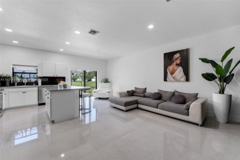 Adosado en alquiler en Florida City, Florida, 3 dormitorios, 136.19 m2 № 1937765 - foto 1
