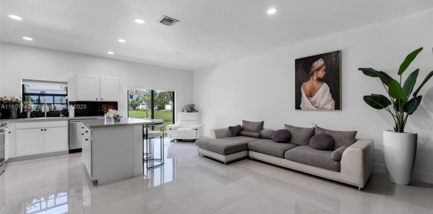 Adosado en Florida City, Florida 3 dormitorios, 136.19 m2 № 1937765