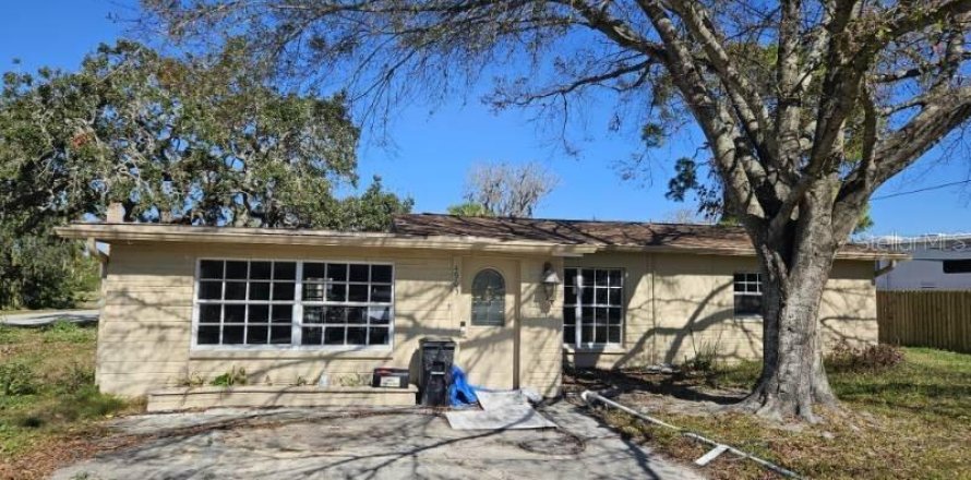 House in New Port Richey, Florida 3 bedrooms, 120.4 sq.m. № 1885132