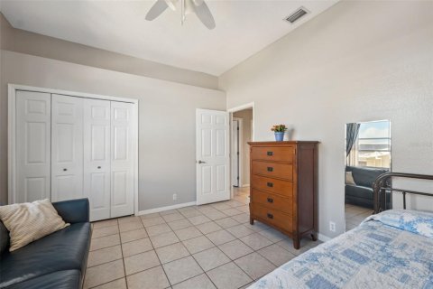 House in New Port Richey, Florida 3 bedrooms, 252.04 sq.m. № 1523801 - photo 22
