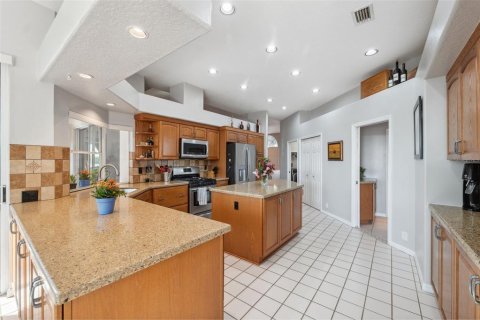 House in New Port Richey, Florida 3 bedrooms, 252.04 sq.m. № 1523801 - photo 10