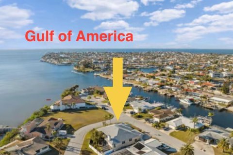 House in New Port Richey, Florida 3 bedrooms, 252.04 sq.m. № 1523801 - photo 3